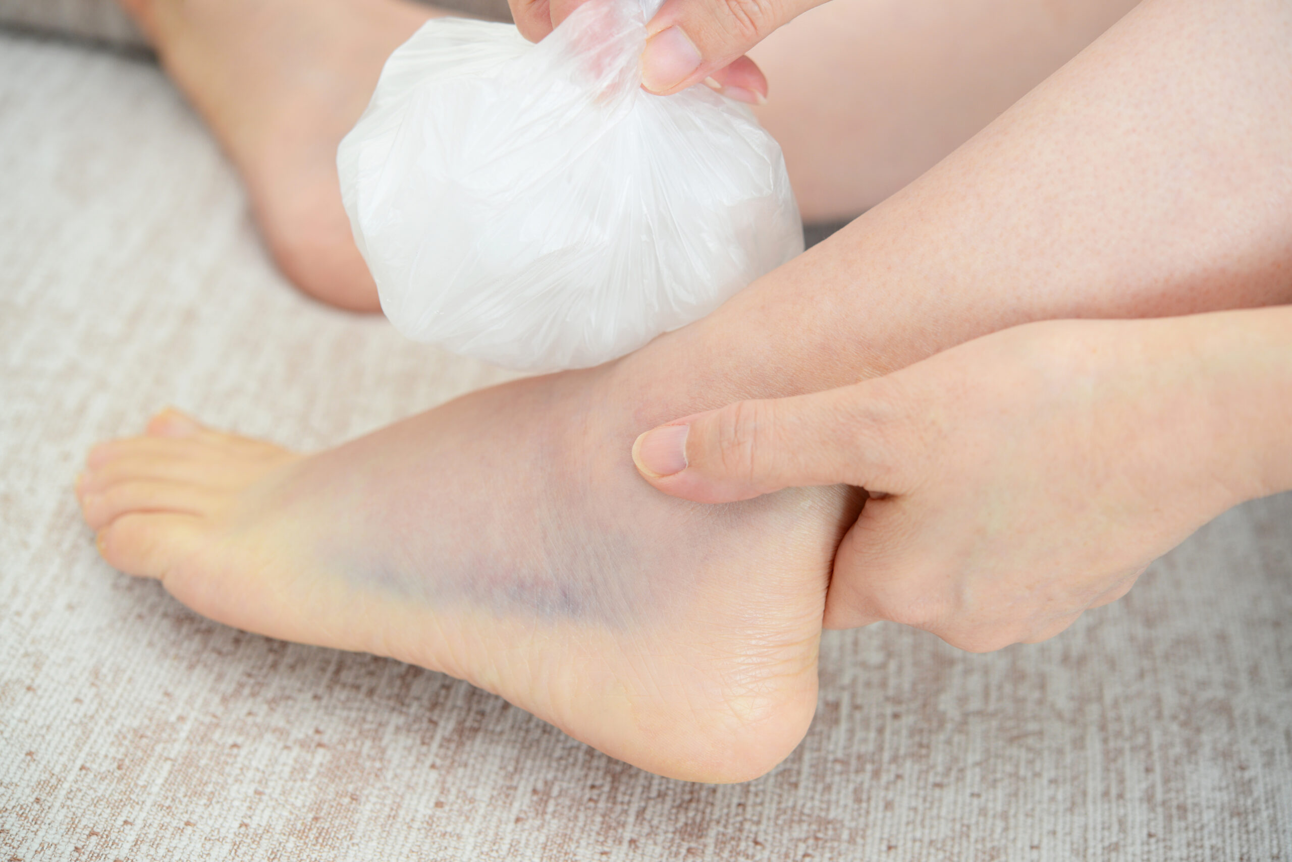 足関節捻挫 | 症状別メニュー | 葛飾区亀有で交通事故と足治療が評判の